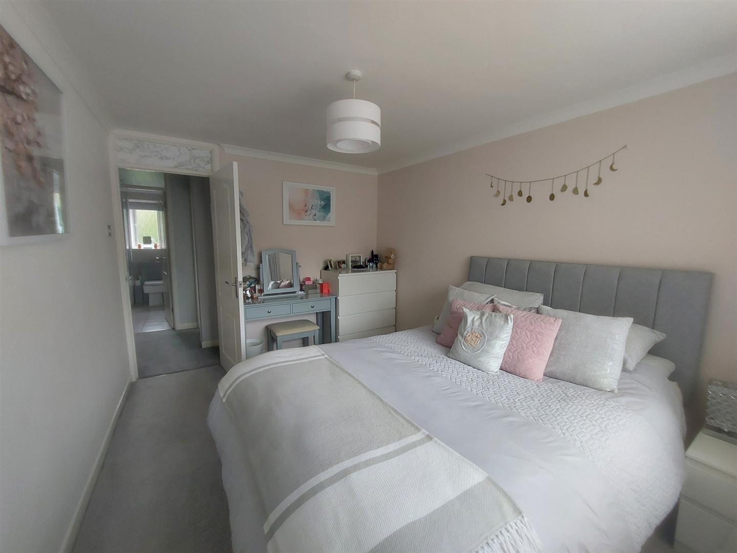 Clos Llandyfan, Garden Village, Gorseinon, Swansea, SA4 4JQ